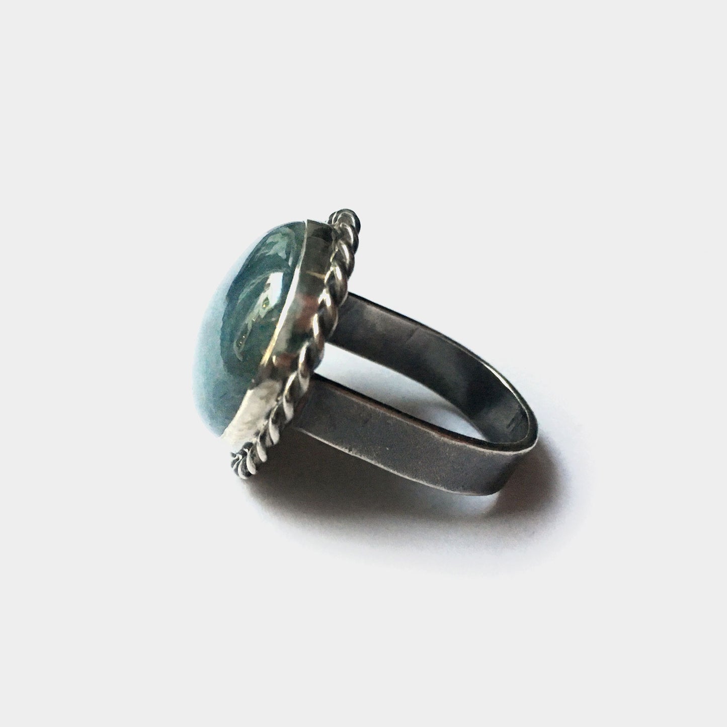 Globe Ring