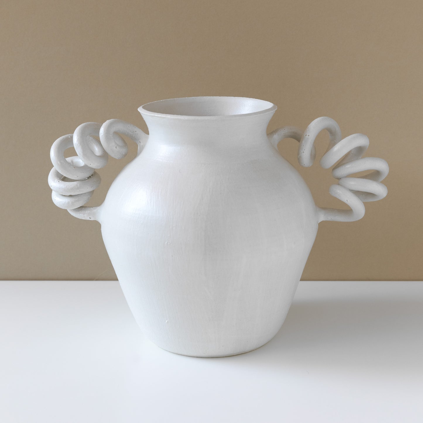 White BOINGGG Vase III