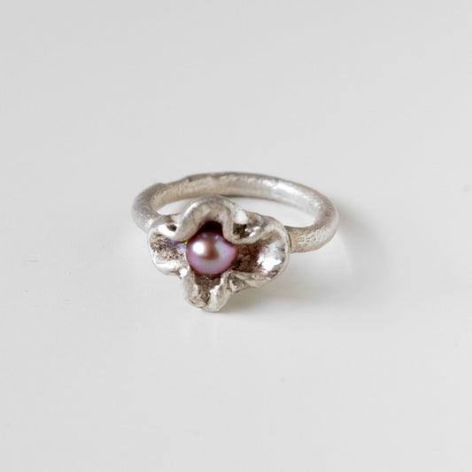 Mauve pearl ring